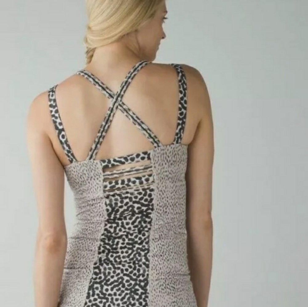 Lululemon top